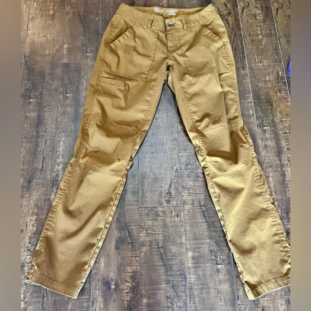 Mountain HardWear 2/30 womens work cargo pant. 581